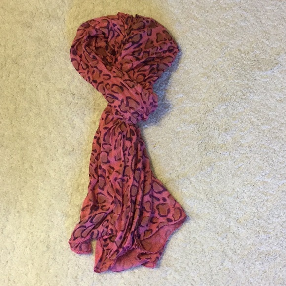 Leopard scarf - Picture 4 of 5